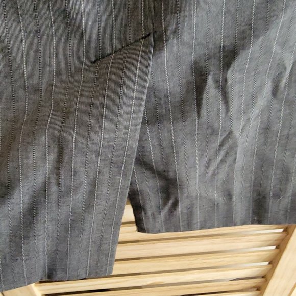 Sophisticated Pinstripe Pencil Skirt - Jaclyn Smith - Picture 5 of 5